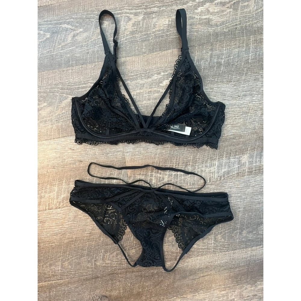 Adore Me Black Lace Lingerie Set 34D Bra XS Panty Strappy Floral Intimates